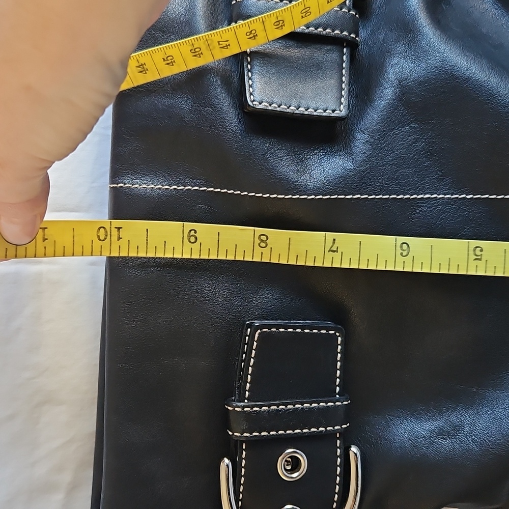 Coach Elegant Black Leather Crossbody Bag - Picture 6 of 8